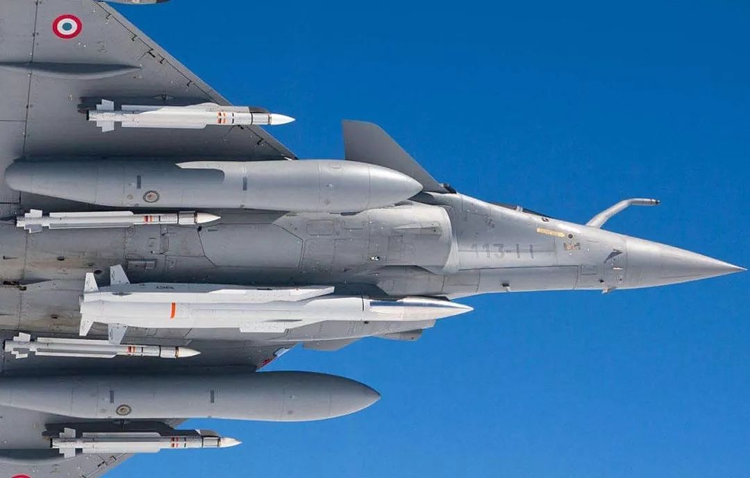印度空军喜提法国“阵风”战斗机，号称“最强四代半”，歼10C压力山大？ - 12
