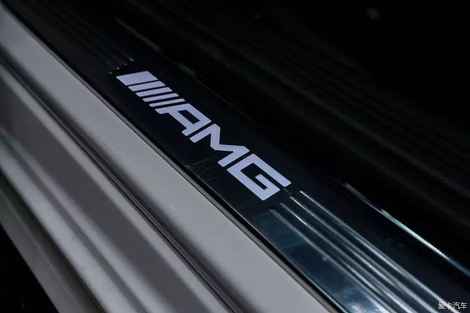 V8发动机、650牛米，暴躁的奔驰C63 coupe AMG你喜欢吗？ - 17