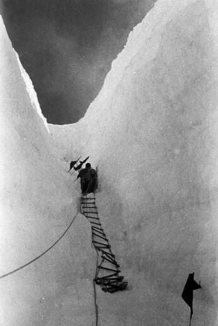 1960年珠穆朗玛峰上的无声较量，赢了印度，却饱受质疑 - 17