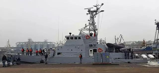 美国援助巡逻艇入列乌克兰海军，二手货旧痕明显，基地也破败不堪 - 3