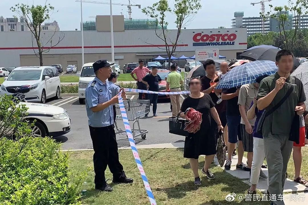 崩了！Costco中国开业半天，被迫紧急关门！网络瘫痪，货品哄抢！警员出动！网友：“不是买东西，是来送命”！ - 22