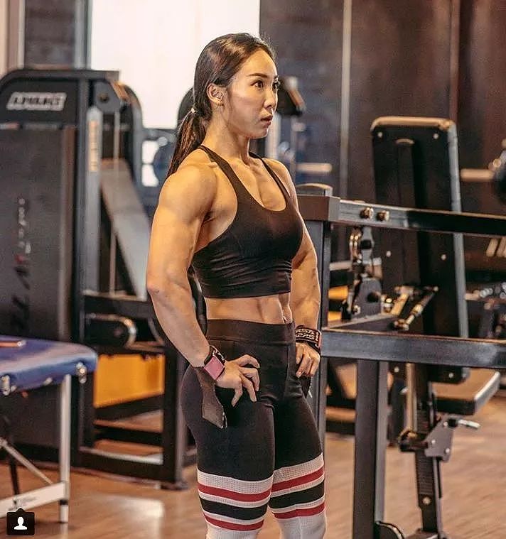 【体育】韩国140斤健身悍女，超低体脂和背阔肌比男人还猛！ - 38