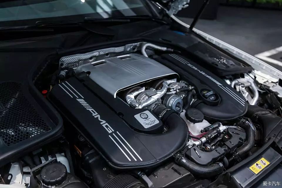 V8发动机、650牛米，暴躁的奔驰C63 coupe AMG你喜欢吗？ - 33