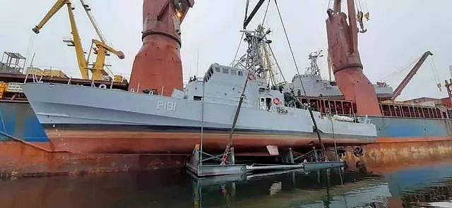 美国援助巡逻艇入列乌克兰海军，二手货旧痕明显，基地也破败不堪 - 2