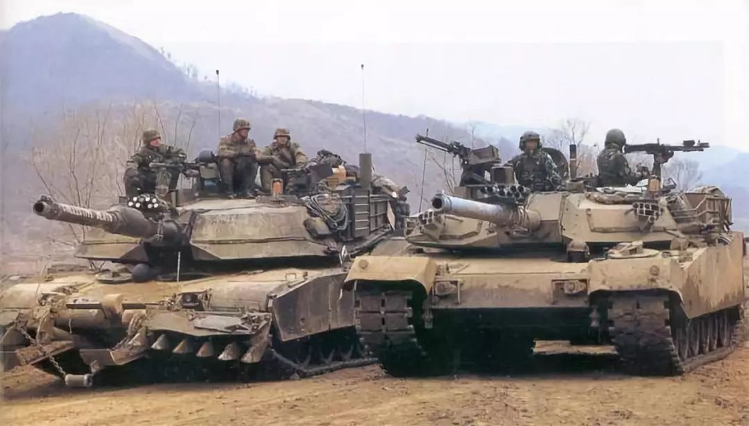 韩国展示超级坦克，号称1辆能打7辆99式，却连水泥墩也翻不过｜军情晚报 - 5