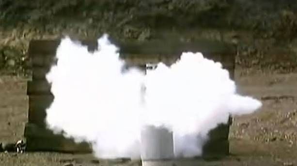 打不爆，摔不炸！但煤气罐最怕这个，遇到了就是颗超级炸弹 - 12