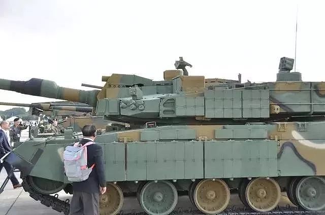 韩国展示超级坦克，号称1辆能打7辆99式，却连水泥墩也翻不过｜军情晚报 - 12