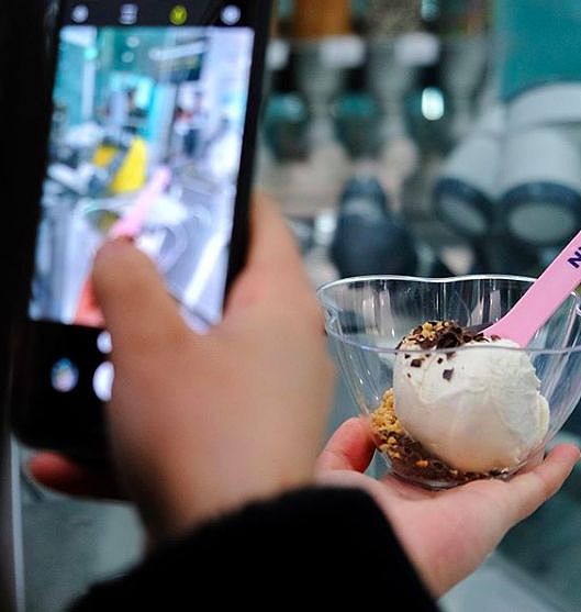 全澳首家机器人冰淇淋店，落地墨尔本！呆萌机器人员工、16种口味手工冰淇淋！ - 9