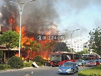 现场惨烈！杭州一餐馆煤气爆炸！致2死55伤 路过车玻璃全震碎！（视频）