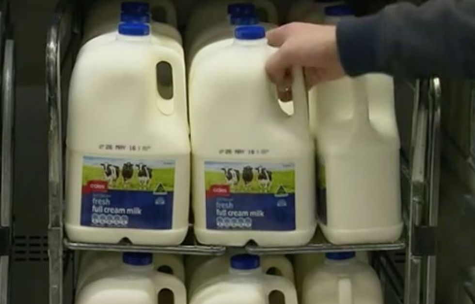 你能接受$1牛奶涨价10%吗？澳农民哀求超市提价，给我们活路吧！（图） - 13