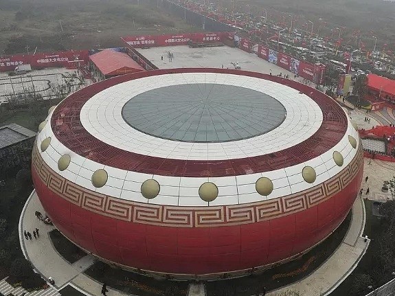 中国又一大楼国外爆火！但2018中国十大丑陋建筑，却丑出新高度：文盲不多了，美盲很可怕！（组图） - 42
