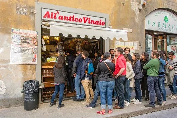在佛罗伦萨街头吃东西要被罚款500欧！傲娇的意大利又憋出新招来折磨游客了（组图） - 6