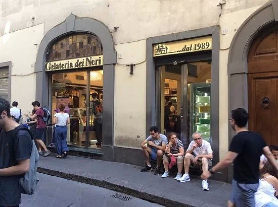 在佛罗伦萨街头吃东西要被罚款500欧！傲娇的意大利又憋出新招来折磨游客了（组图） - 8