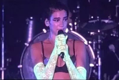 Dua Lipa啪姐上海演唱会，保安把粉丝拖出来暴打！外网疯传，丢脸丢大了…（组图） - 30