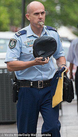 敢和黑帮正面刚！悉尼警察小哥成网红！代号“猛禽13”，吸引一票粉丝（视频/组图） - 1