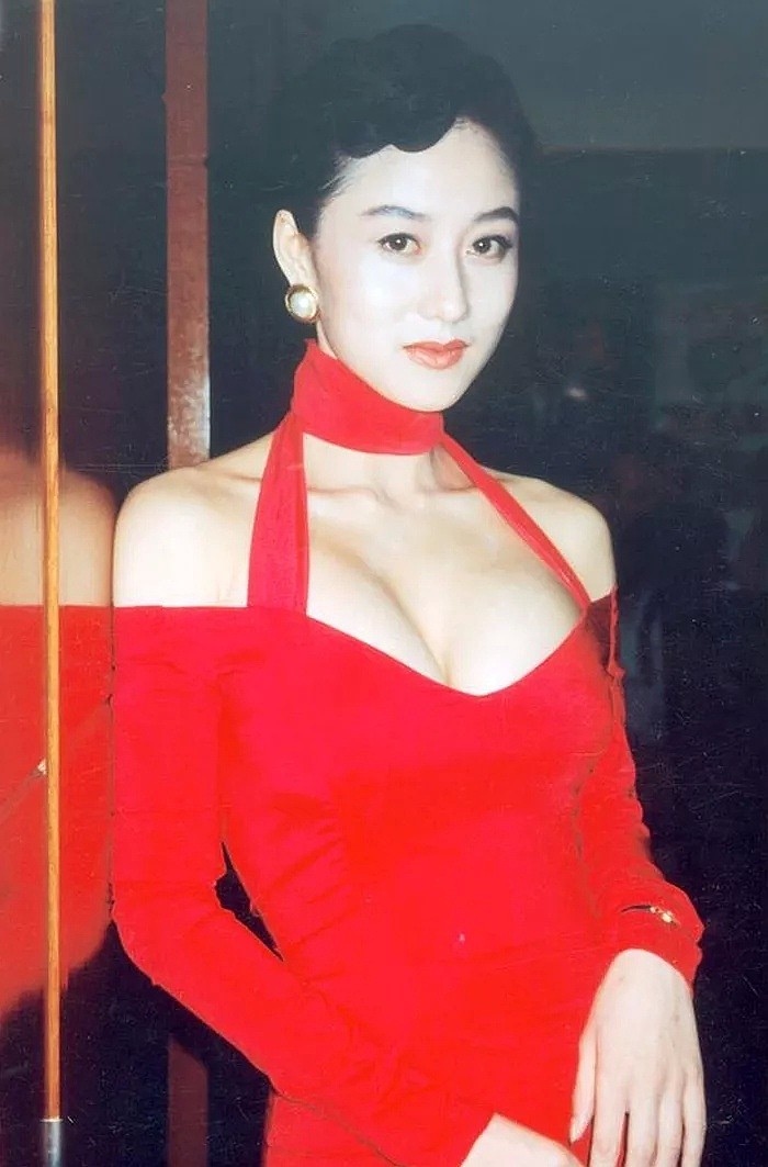 比基尼、制服、黑丝、翘臀...30年前的香港女明星，尺度都这么大吗？（组图） - 73