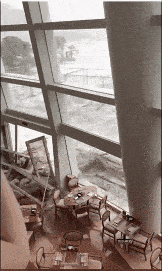 超恐怖！一堆大楼都在晃！空调外机砸一地！14级台风山竹横扫广东！（组图/视频） - 24