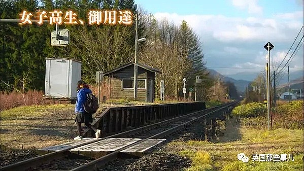 拍火车变成搞破坏…日本这群火车摄影迷，简直要把路人气炸！（组图） - 23