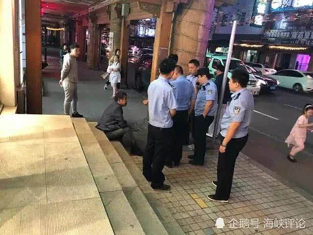 沈阳警察在街头的一个举动，惊呆了“台湾前文化部长”（组图） - 3