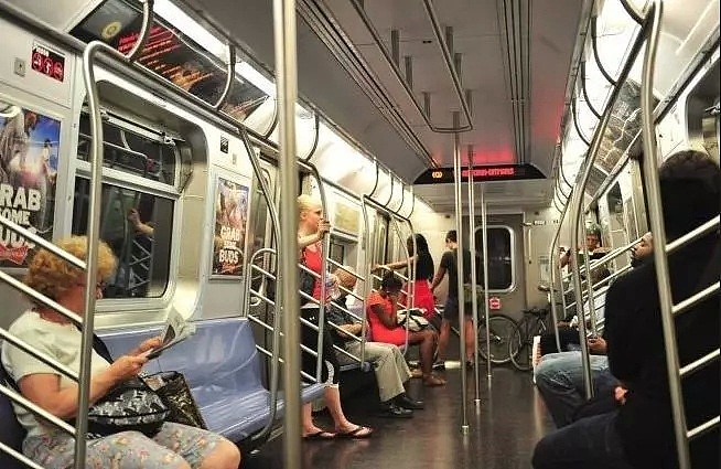 地铁车厢内这个位置最害人！纽约华男跌倒头部重伤血流不止致死亡！（组图） - 1
