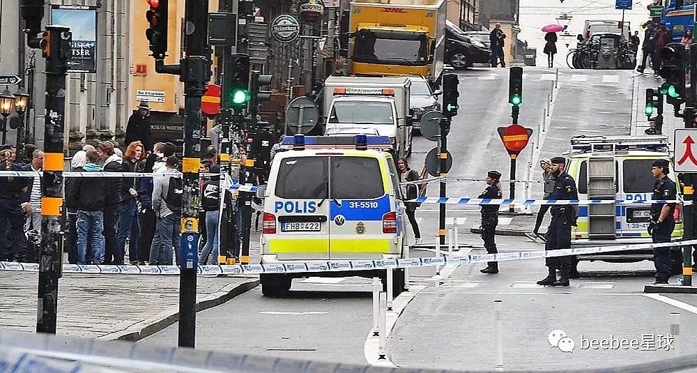 瑞典街头手榴弹成灾，移民团伙扔手雷，每月不炸几次的地方不配叫CBD（组图） - 7