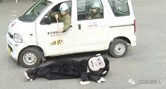 日本动物园为了防灾害进行猛兽抓捕演习…这智障画风真的大丈夫？ - 21