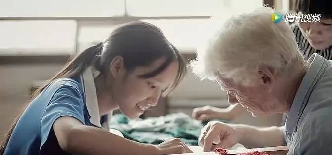 73岁英国老奶奶身患癌症，却在成都开了一间杂货铺，为700个家庭带去希望与尊严（组图） - 12