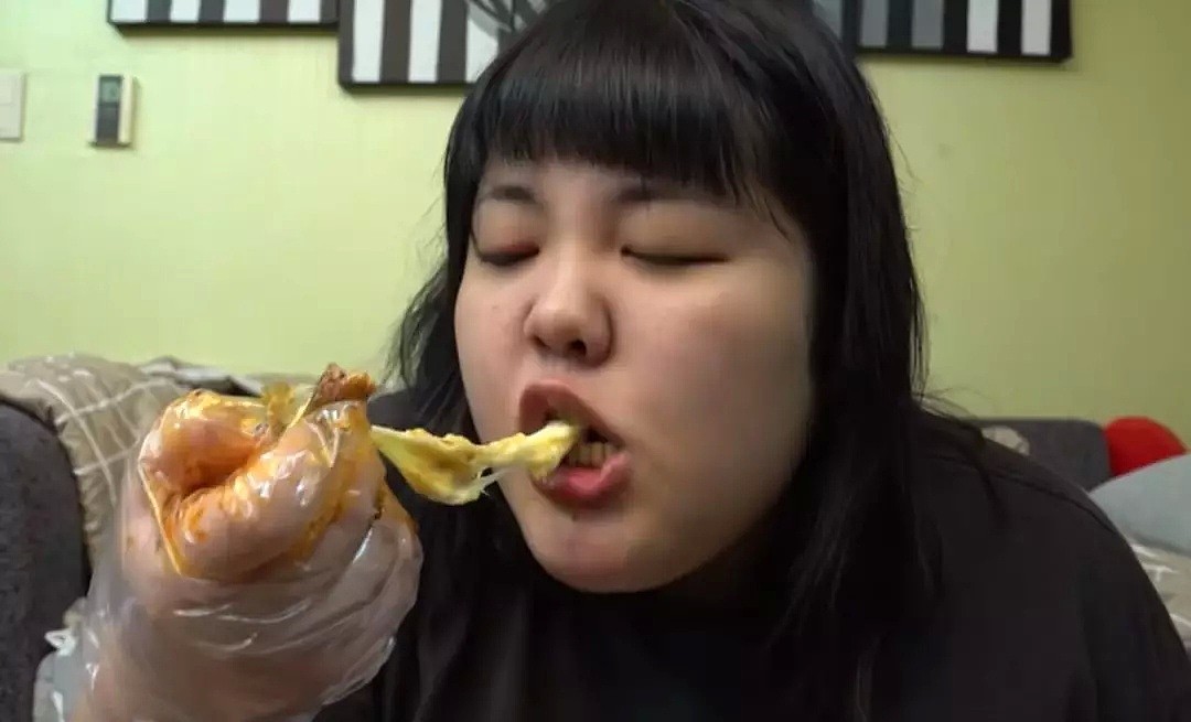 没有高颜值和优雅吃相，这个大口吃肉的韩国吃播妹子，依然吸粉无数（组图） - 8