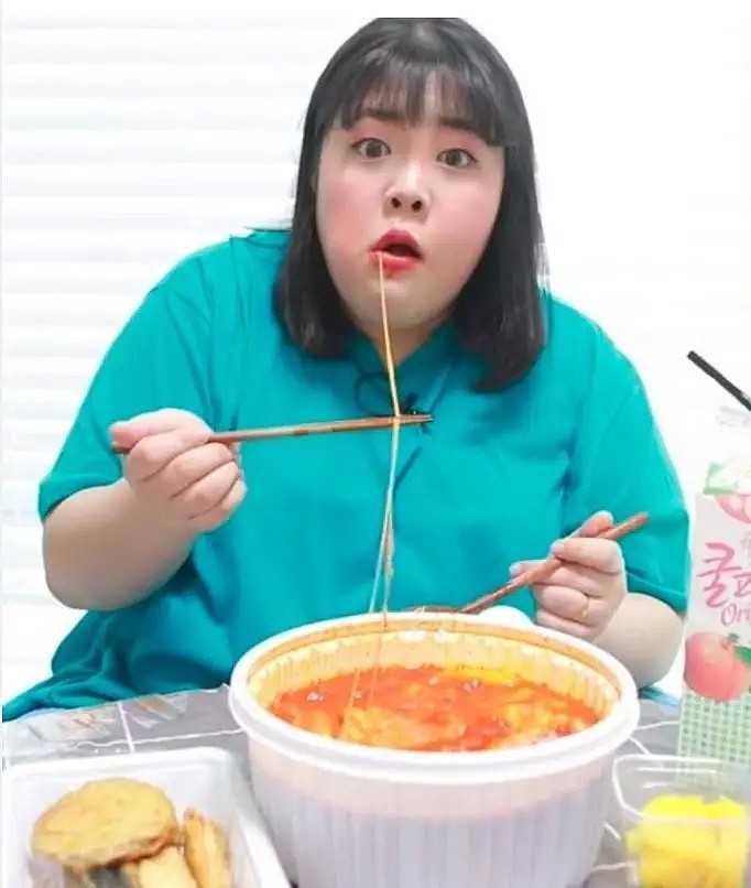 没有高颜值和优雅吃相，这个大口吃肉的韩国吃播妹子，依然吸粉无数（组图） - 9