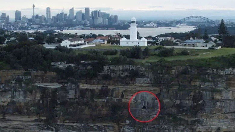 悉尼港惊现神秘隧道！入口竟在峭壁中间，距崖顶几百米！或为二战遗迹（组图） - 1