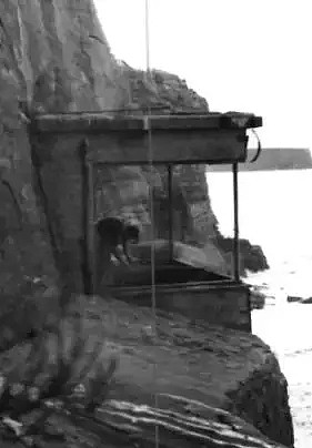 悉尼港惊现神秘隧道！入口竟在峭壁中间，距崖顶几百米！或为二战遗迹（组图） - 20