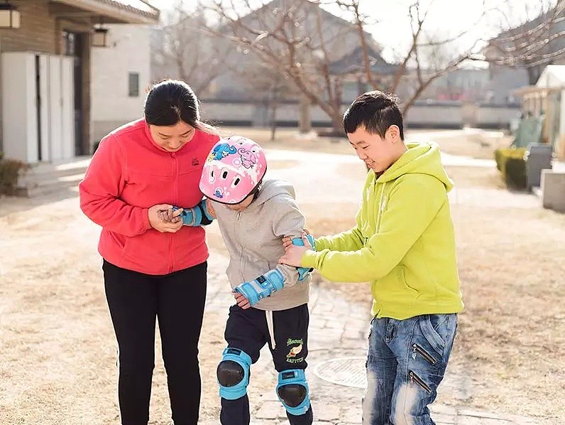 这个美国人只花1块钱拿下北京30亩地，从被遗弃的生死线救下4000孤儿....（组图） - 17