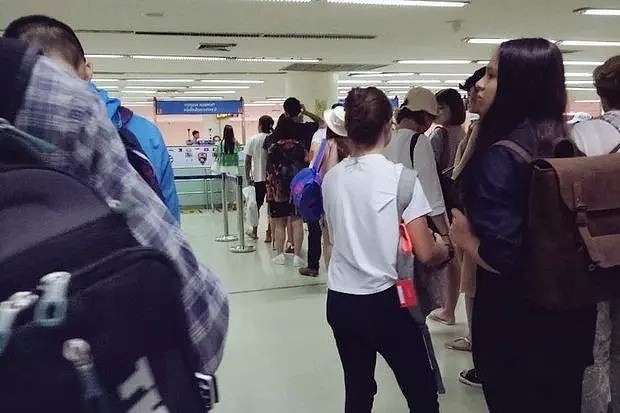 疑因拒给小费，中国男游客在泰国机场被保安狂扇耳光！最后被拒入境遣返回国（视频/组图） - 7