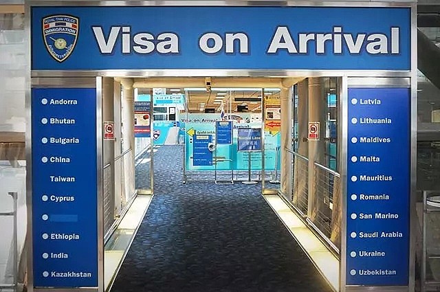 疑因拒给小费，中国男游客在泰国机场被保安狂扇耳光！最后被拒入境遣返回国（视频/组图） - 17