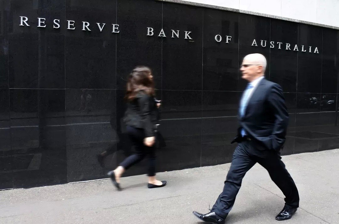 澳洲维持1.5%利率不变，央行担忧政府监管过度导致信贷危机 - 1