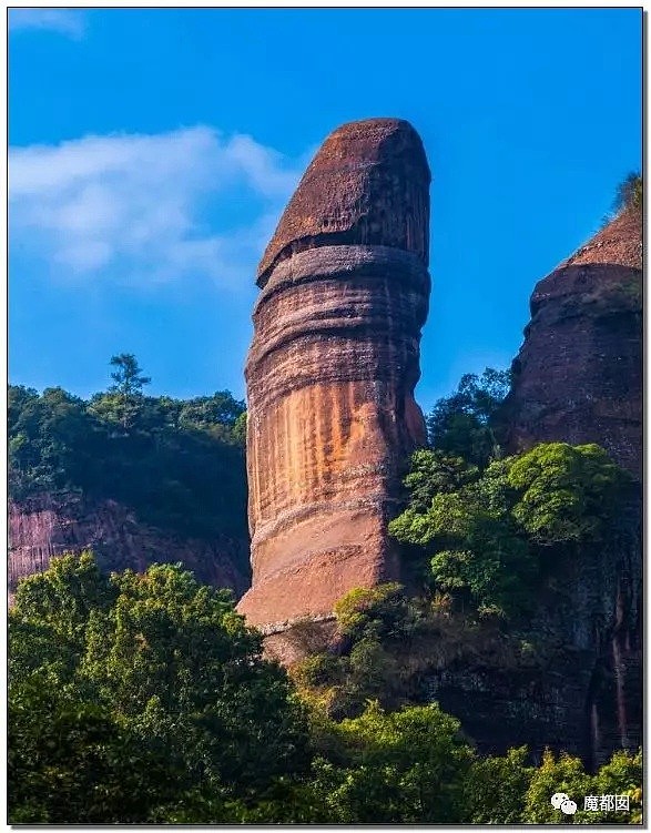 痛心！丹霞地貌再被刻字，给河马喂塑料袋，恶臭游客毁掉一切（组图） - 3