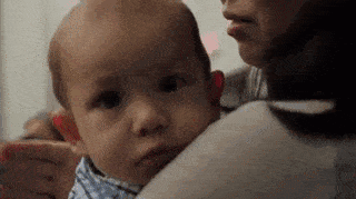 华人妈妈怀抱婴儿被白人政客一把推出门外，主流媒体叫嚣：全是她的错！（视频/组图） - 17