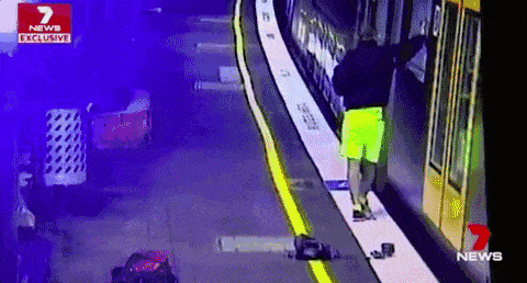 悉尼火车撞死人！事主被夹站台与火车缝隙间，华人目击者讲述亲历（视频/组图） - 23