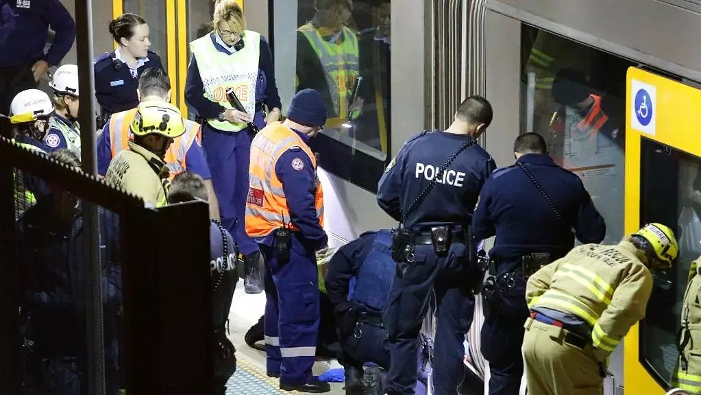 悉尼火车撞死人！事主被夹站台与火车缝隙间，华人目击者讲述亲历（视频/组图） - 29