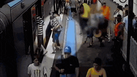 悉尼火车撞死人！事主被夹站台与火车缝隙间，华人目击者讲述亲历（视频/组图） - 47