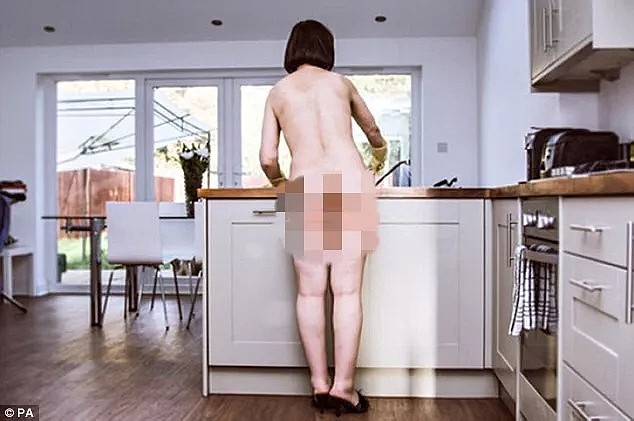 赤身裸体在客户家里打扫卫生，英国越来越流行的“裸体清洁工”（组图） - 3