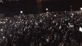 昨晚，数千人占领悉尼歌剧院！请愿超31万！老人、孩子纷纷呐喊：世界遗产不是广告牌！（视频/组图） - 2
