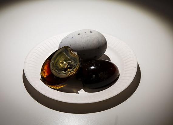 瑞典开张“最恶心”食物博物馆 中国的兔头皮蛋入选 令人作呕