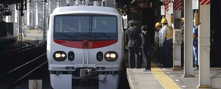 为了捡掉在站台下的生日礼物，一中国男子在日本被电车撞后身亡（组图） - 15