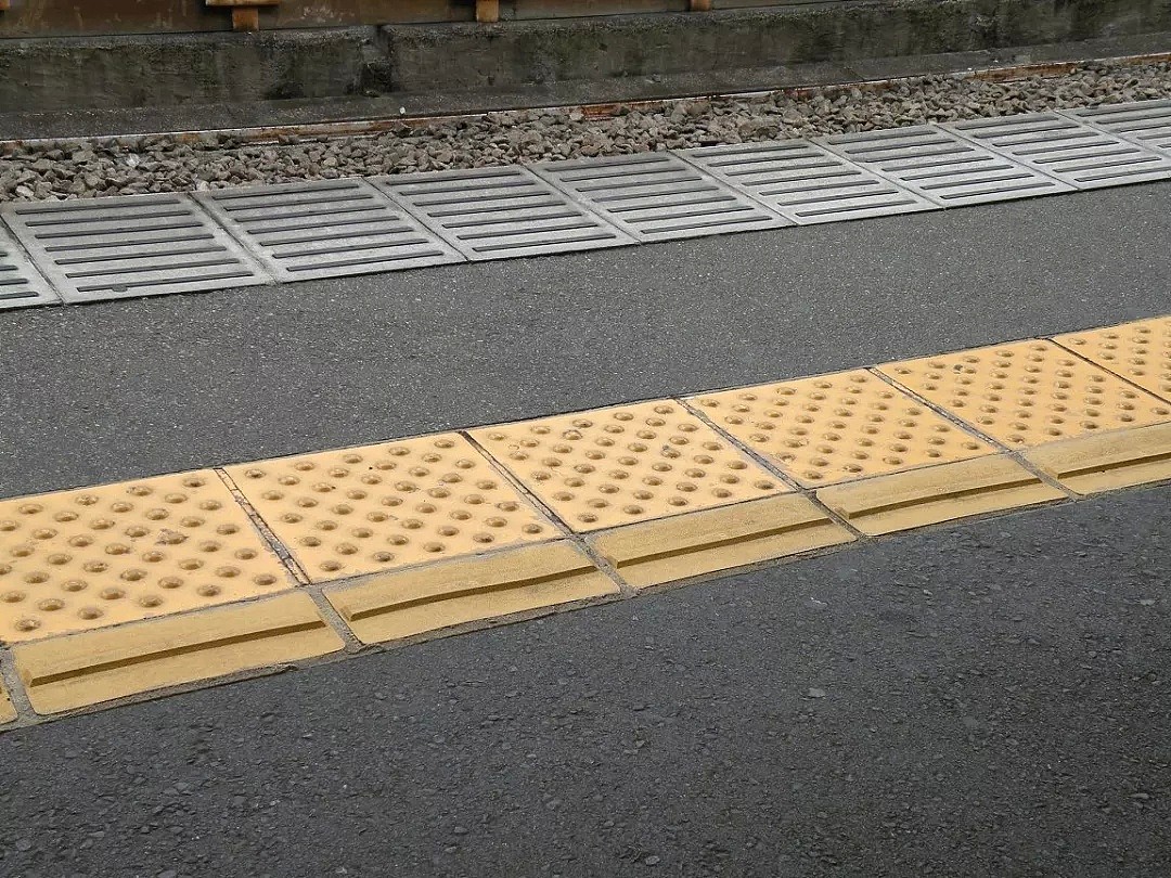 为了捡掉在站台下的生日礼物，一中国男子在日本被电车撞后身亡（组图） - 16