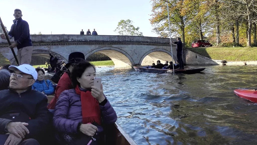 中国游客挤爆康桥，剑桥吐槽吃不消：“被中国人淹没、要自毁”，拟计划限制中国人数...（组图） - 28