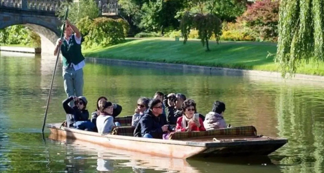 中国游客挤爆康桥，剑桥吐槽吃不消：“被中国人淹没、要自毁”，拟计划限制中国人数...（组图） - 29