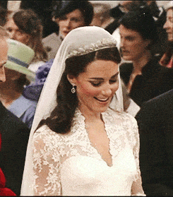 H&M竟然推出了凯特王妃仿版婚纱，只要150磅就能获得王室同款（组图） - 3