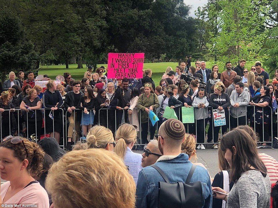 Huge crowds have gathered in Melbourne's Royal Botanic Gardens for Prince Harry and Duchess Meghan's impending arrival