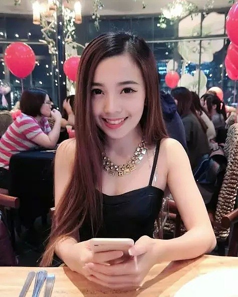 华裔空姐爆红！2张偷拍照流出，被称为最美空姐！一夜社交媒体涨粉到10万，网友：“中国人不是都长这样？”（组图） - 10